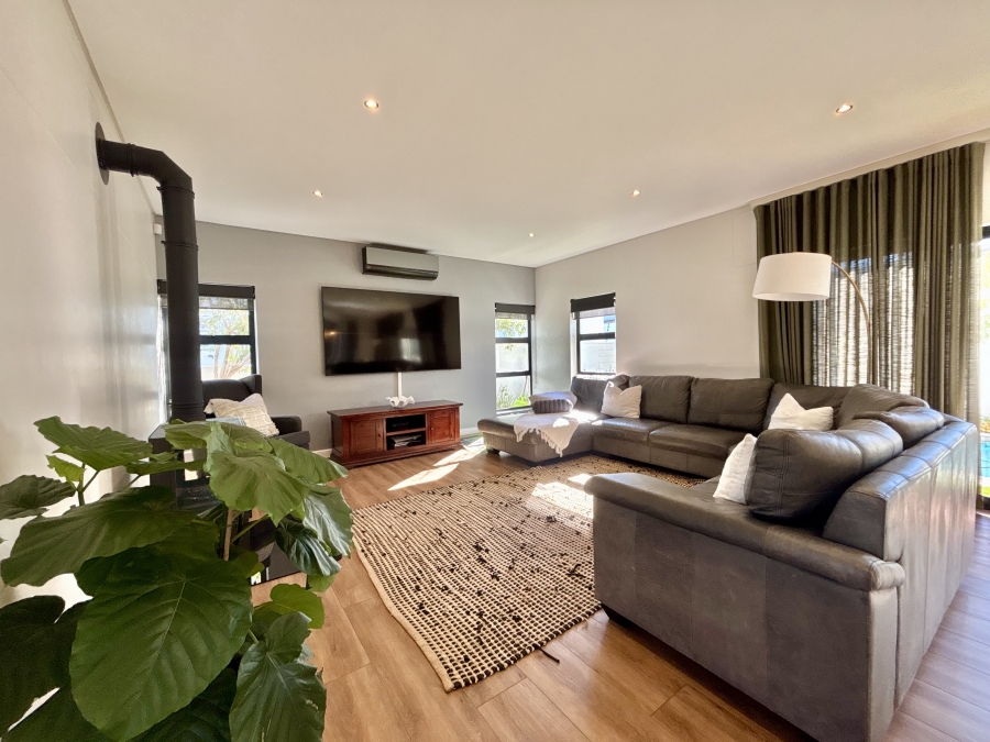 4 Bedroom Property for Sale in Sandown Western Cape